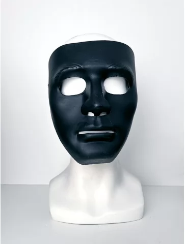 Маска чорна