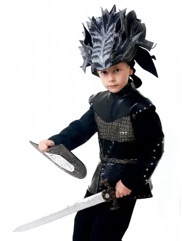 Костюм Дракона у темних...