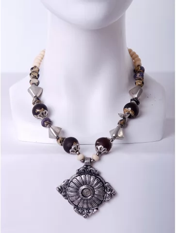 Бусы этно с кулоном