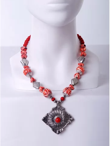 Бусы этно с кулоном