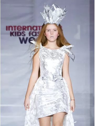 Костюм Срібна Королева...