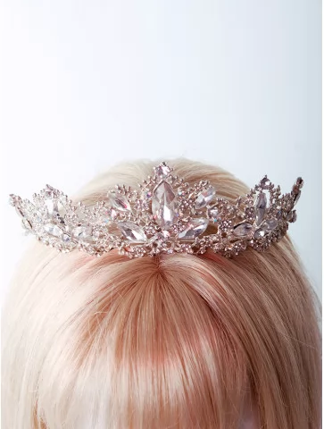 Розовая корона с камнями