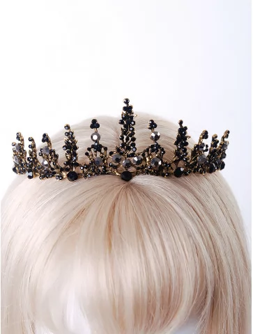 Корона с черными камнями