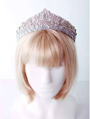 Белая корона с камнями