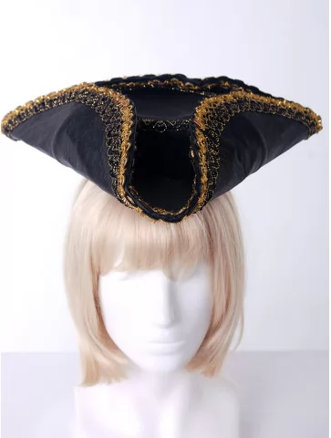 Треуголка с золотой отделкой