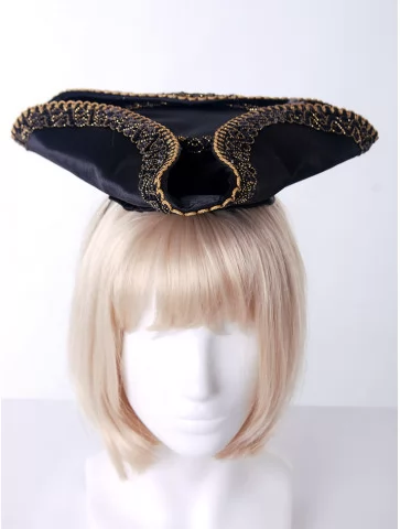 Треуголка с золотой отделкой