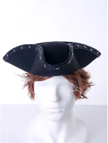 Треуголка с чёрной отделкой