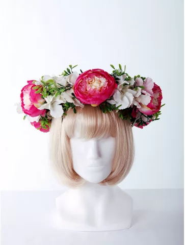 Венок весенний с красными...