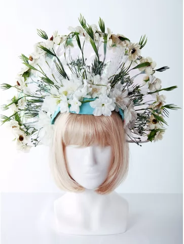 Головной убор с цветами