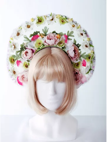 Венок весенний с цветами