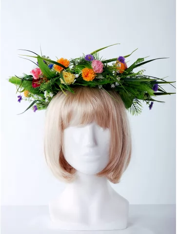 Венок весенний с цветами