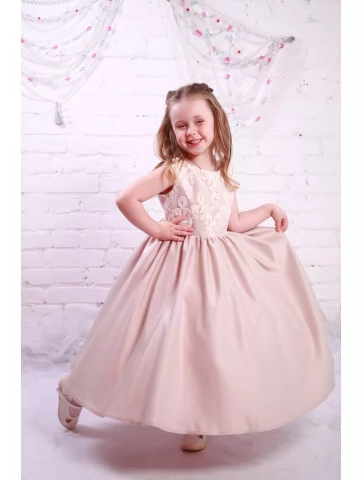 Сукня бальна у пудровому...