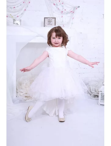 Сукня з пишною фатиновою...