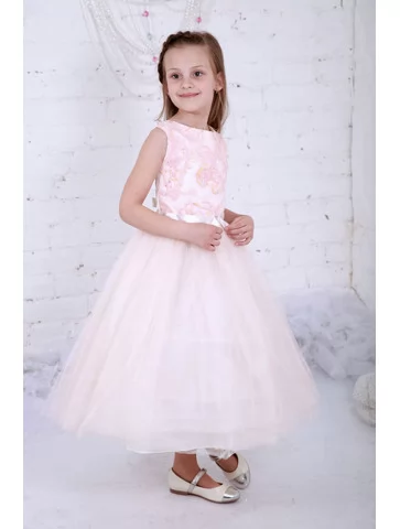 Сукня ніжно-рожева з пишною...